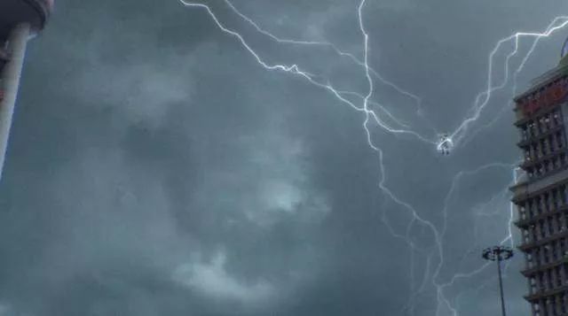 大雨傾城的這個季節(jié)，智慧城市安防監(jiān)控給你關(guān)懷